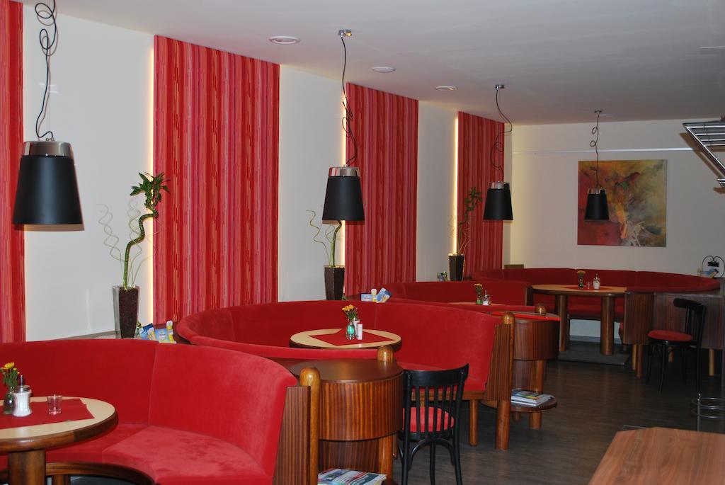 Hotel Restaurant Lauriacum Enns Esterno foto